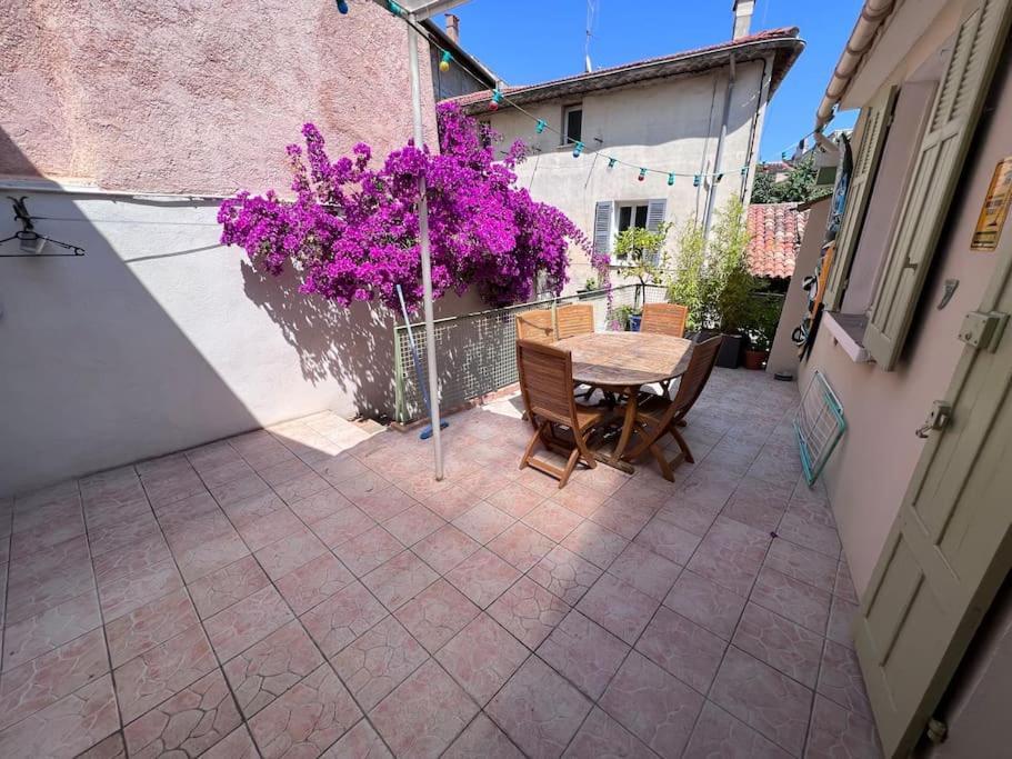 Maison Dans Les Rues Pietonnes Du Vieux Hyères Exteriér fotografie